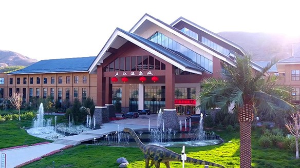 HJC黃金城官網天山投資情真意切幫鄉鄰